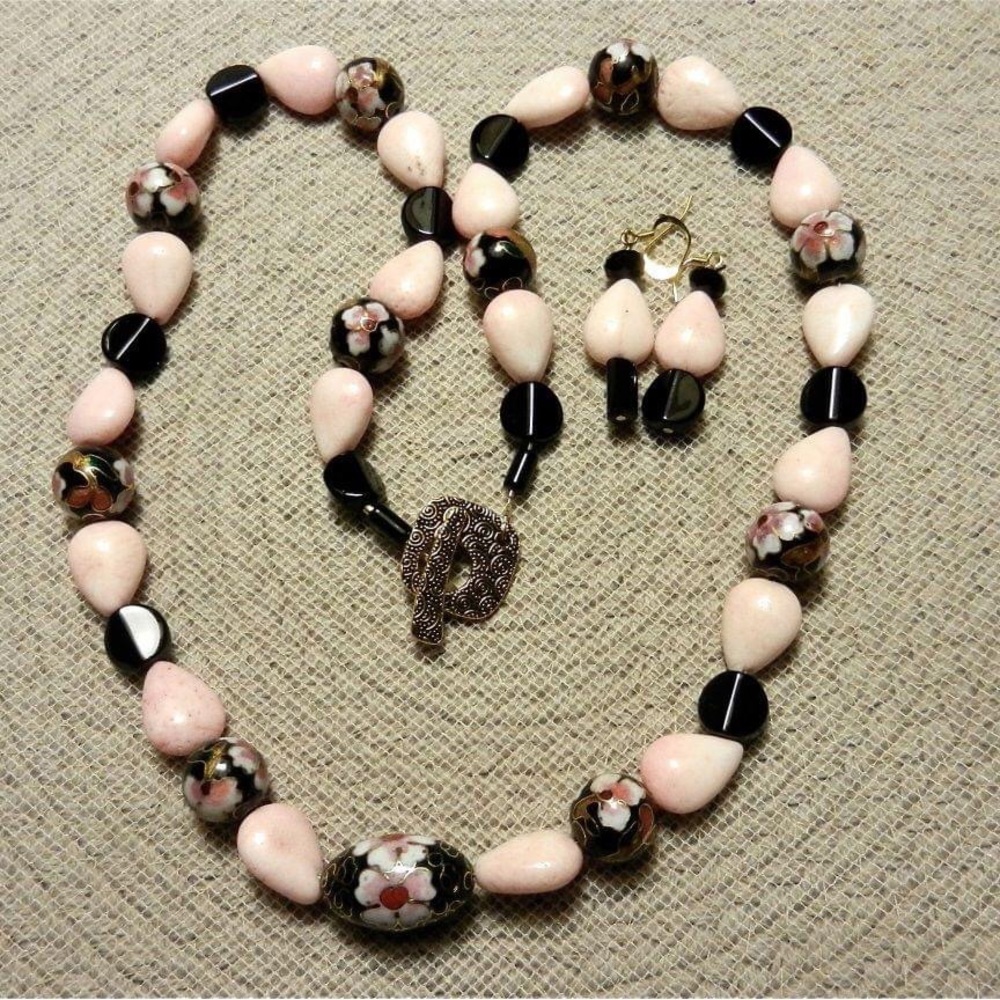 Single strand, cloisonné, and pink bead necklace with earrings.